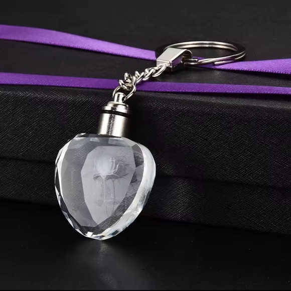 Rose Flower Crystal Heart LED Light Keychain - Red - Picture 7 of 7